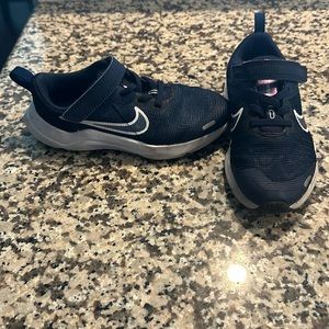 Nike Downshifter Navy, White, & Gray Size 11C